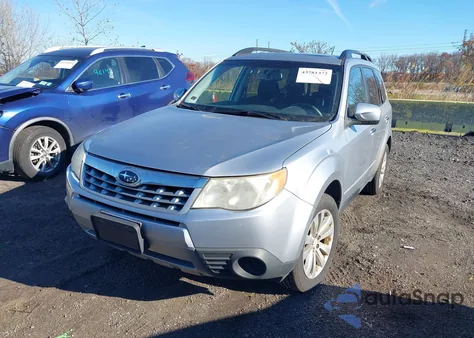 2012 Subaru Forester 2.5X Premium z USA, uszkodzony, nr VIN JF2SHADC5CH419447